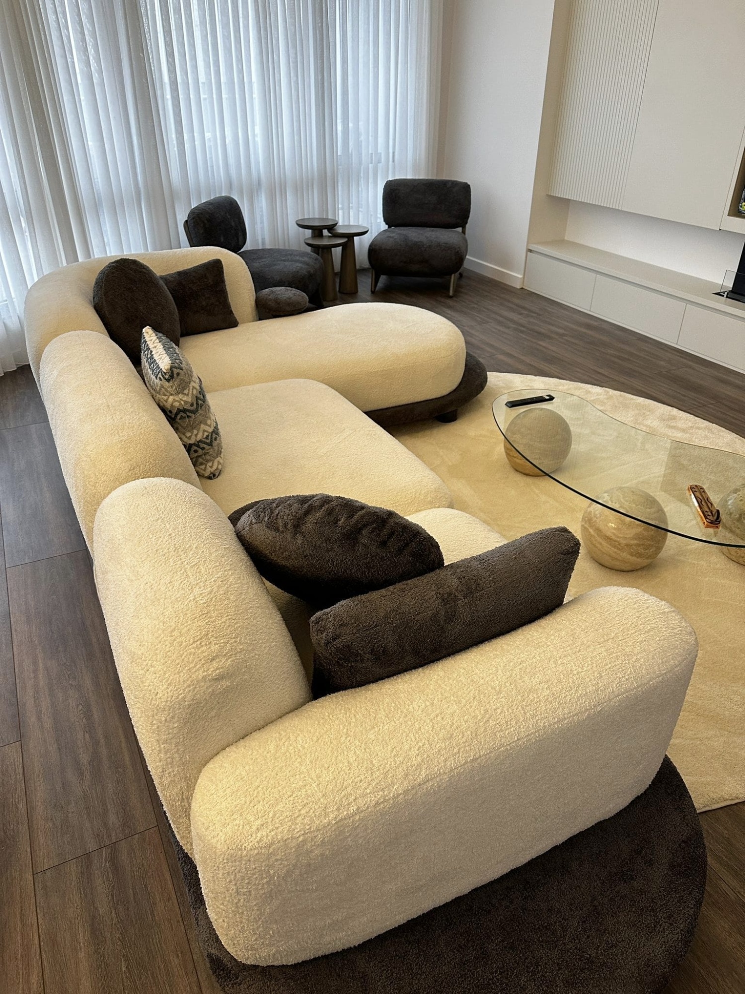 Valide Oval Kesim Köşe Takımı